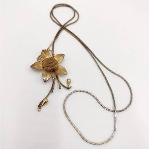 Vintage Gold Lariat Necklace rose floral design - collectible women’s jewelry